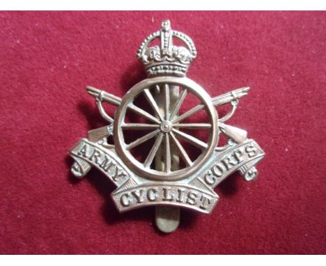 The Army Cyclist Corps WWI Cap Badge (Gilding-metal), slider, twelve spoke variant. K&amp;K: 1872