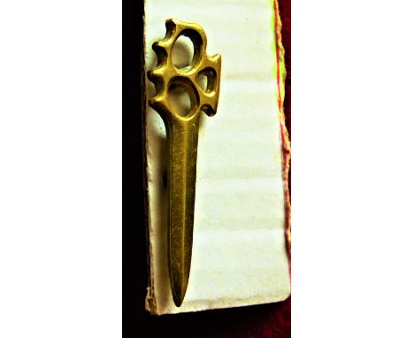 SAS No.50, 51 and 52 Commando Second World War Cap Badge (Brass) Two Lugs. K&amp;K: 2066