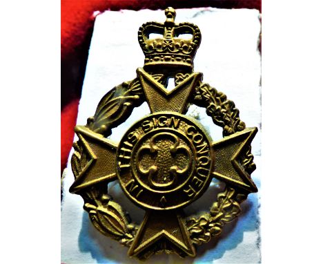 Royal Army Chaplains Department (Christian Chaplains) EIIR Officers Service Cap Badge (Brass), tab fitting. K&amp;K: 2111