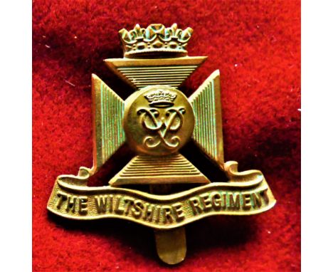 The Duke of Edinburgh's (Wiltshire Regiment) WWII Cap Badge (Gilding-metal), Slider and made J.R. Gaunt. K&amp;K: 2013