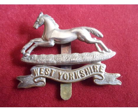 The Prince of Wales's Own (West Yorkshire Regiment) WWI Forage Cap Badge (Bi-metal), slider. K&amp;K: 608