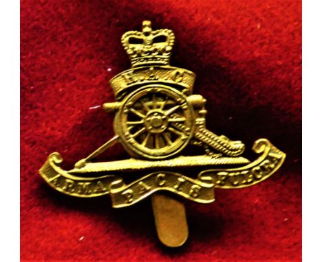 Honourable Artillery Company (Territorial Regiment)  Beret Badge (Gilt), slider and made J.R. Gaunt.. K&amp;K: 2368