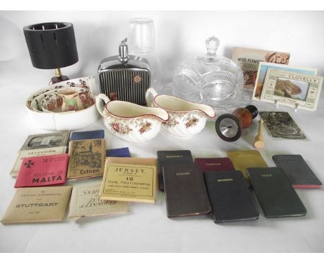 A miscellaneous collection to include a contemporary (late 20th century) Zoeotrope by Van Cort, USA containing a quantity of 