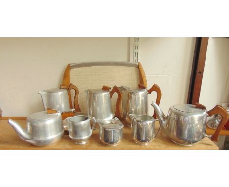 A quantity of 20th century picquot wares to include two teapots, three coffe/water pots, two small jugs, and a lidded sugar b