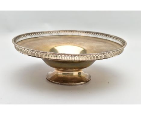 A GEORGE V SILVER CIRCULAR PEDESTAL BOWL WITH PIERCED RIM, egg and dart rim, dished centre, makers Zachariah Barraclough &amp
