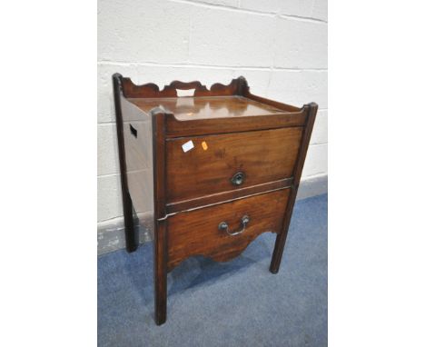 A GEORGE III MAHOGANY TRAY TOP NIGHT COMMODE, with a wavy top, twin handles to side, fall front door with campaign handle, on