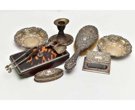 A SMALL PARCEL OF ASSORTED LATE VICTORIAN, EDWARDIAN AND LATER SILVER, comprising a pair of circular repousse bonbon dishes, 