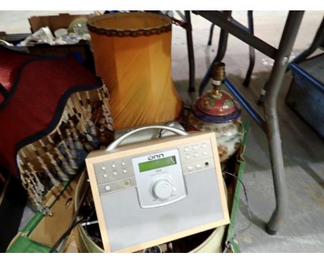 Mixed table/desk lamps and a DAB radio. All electrical items in this lot have been PAT tested for safety and have passed. Thi