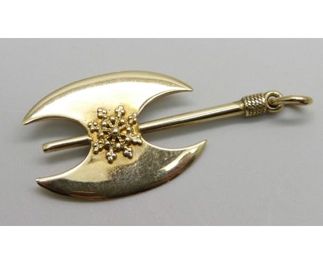 A 14ct gold axe pendant marked 585, 5.6g 