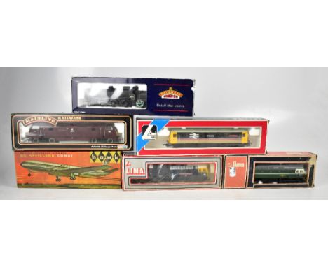 A quantity of boxed and unboxed model trains to include engines and rolling stock, Lima 205114WG, engine 73123 Gatwick Expres