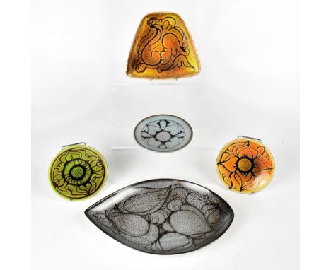 POOLE; a group of five ceramics in the 'Aegean' design comprising a large leaf dish, length 30cm, a small numbered '81' to th