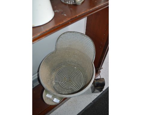 Rub-A-Tub Galvanised Wash Tub plus Lantern 