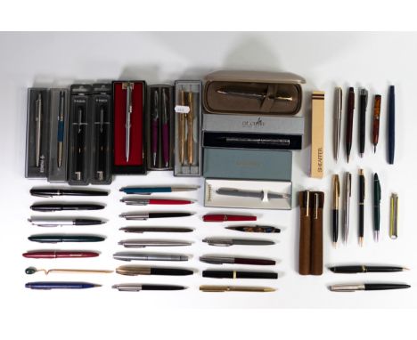 A good collection of vintage pens including Sheaffer, Parker, Papermate etc. 