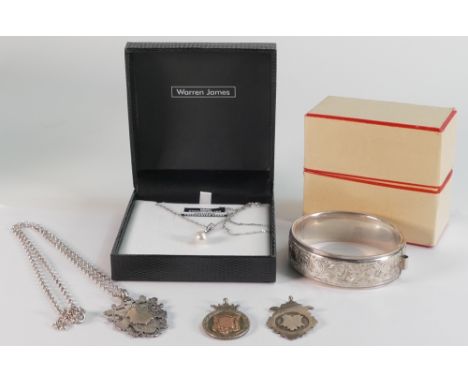 Cased large silver hallmarked bangle (slight dent), Silver chain &amp; freshwater cultured pearl silver mounted pendant cased