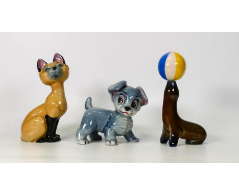 Wade blow up figures Tramp and Si together with a seal corkscrew (3) 