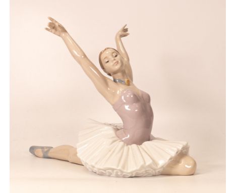 Large Nao Ballerina Figure 1629, height 21cm 
