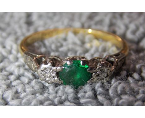 18CT GOLD AND PLATINUM EMERALD AND DIAMOND CHIP RING SIZE L 2.9G APPROX