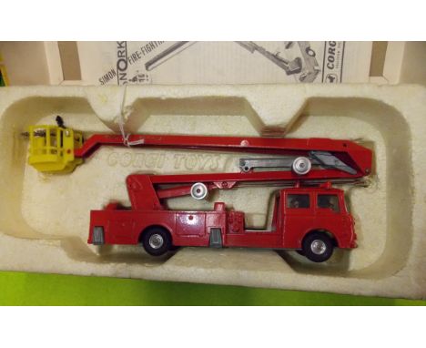 BOXED CORGI TOYS MAJOR SIMON SNORKEL FIRE ENGINE 1127