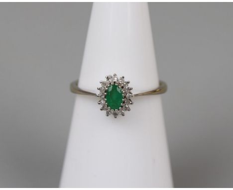 18ct gold emerald &amp; diamond cluster ring - Size J