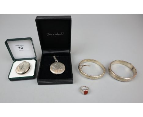 Collection of silver jewellery to include 2 bangles, 2 lockets and a ring 