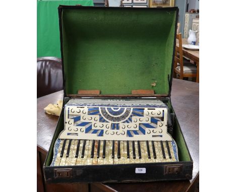 Cased accordion 
