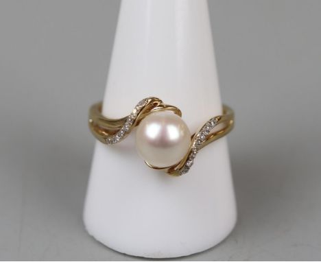 Gold &amp; Pearl diamond ring - Size S