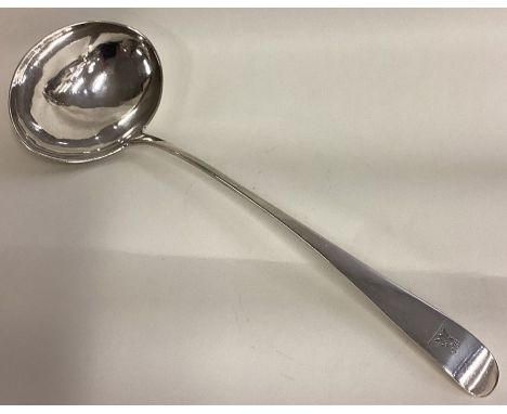 CORK: An 18th Century Irish Provincial silver soup ladle. Approx. 171 grams. Est. £600 - £800.