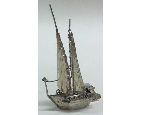 A novelty French silver model of a galleon. Approx. 13 grams. Est. £20 - £30.