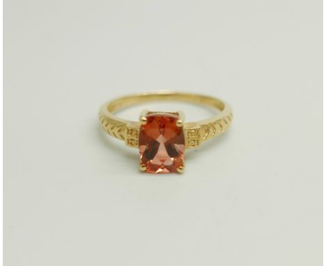 A 9ct gold Oregon sunstone ring, 2.2g, N 