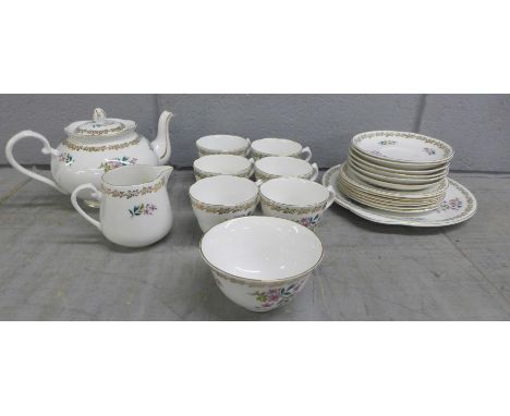 A Royal Grafton six setting tea service, 22 pieces **PLEASE NOTE THIS LOT IS NOT ELIGIBLE FOR IN-HOUSE POSTING AND PACKING** 
