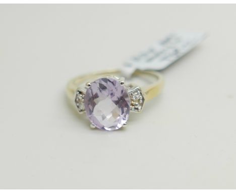 A silver gilt Rose de France amethyst and topaz ring, U 