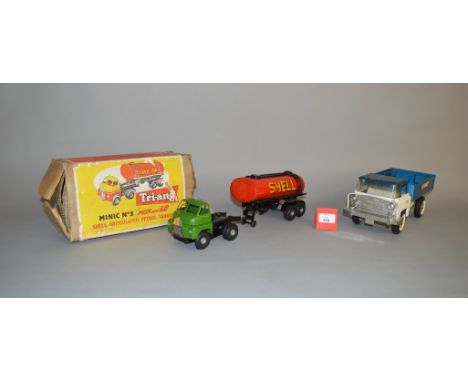 A boxed Tri-ang Minic No. 3 Bedford 'S' type articulated BP Shell Tanker from their 'Push and Go' series, the tractor unit ha