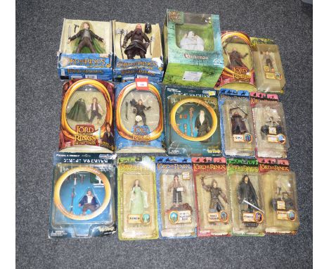 16 x Lord of the Rings toys and action figures by ToyBiz and MiddleEarth toys. Boxed/carded.