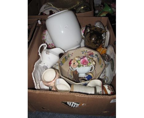 Box of assorted china to include Carlton ware Rouge Royale two handled dish, Wedgwood willow pouch shaped dresser jug, floral