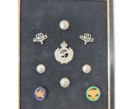 Queens Own Dorset Yeomanry Badgesconsisting white metal KC QO Dorset Yeo cap badge (lugs) ... Pair white metal QO Dorset Y ti