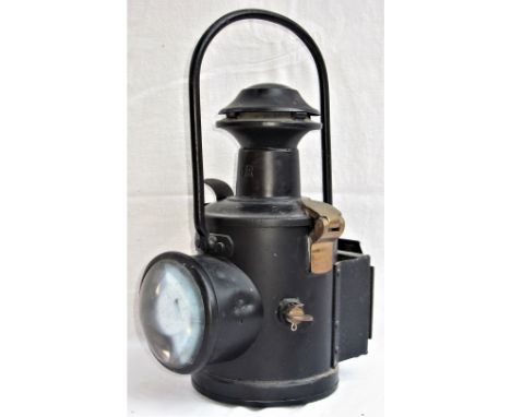 BR Loco head lamp. Complete with correct interior and flip over red shade. Excellent condition.