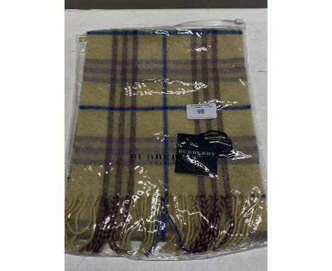 A new with tags Burberry 100% lambs wool yellow long scarf 120 x 23cm