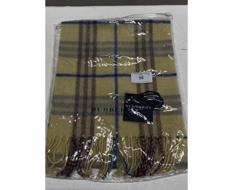 A new with tags Burberry 100% lambs wool yellow long scarf 120 x 23cm