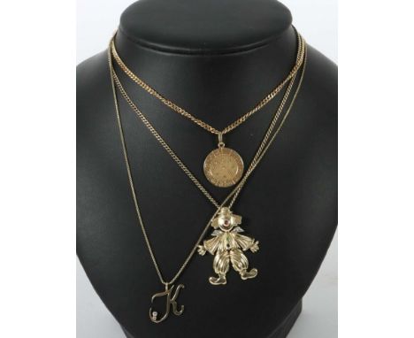 3 AnhängerkettenGelbgold 333/585, beweglicher Clownanhänger aus 14kt-Gelbgold besetzt mit 2 Brillanten in Weißgold von je ca.