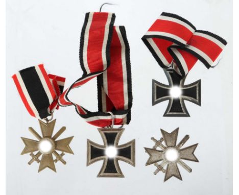 4 Orden3. Reich, 2 x Eisernes Kreuz, 2. Klasse, versilbert, je am Band, 1 x mit gr. Rundöse, 1 x gr. Ovalöse; 1 x Kriegsverdi
