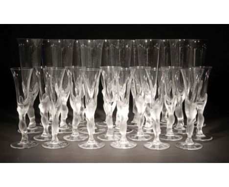 Satz von 12 Sekt- und 12 LikörgläsernIgor Carl Fabergé, Frankreich, 1980er Jahre, farbloses Glas, formgepresst, Stiel in Form