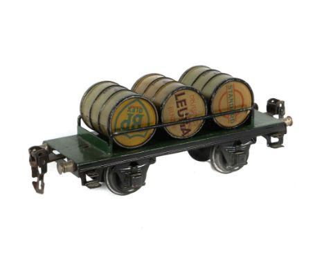 PlattformwagenMärklin, Spur 0, Wagen 1999, BZ 1932-39, 3 Werbefässer: "BP", "Leuna" und "Standard", L: 16,5 cm. Part. Alterss