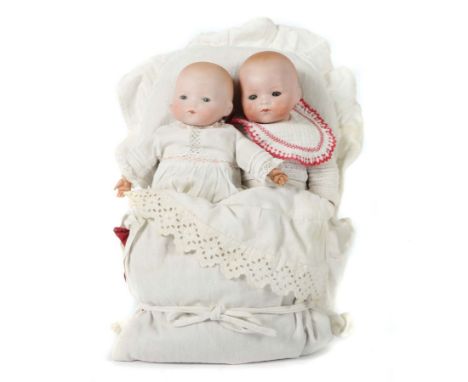 2 PuppenbabiesArmand Marseille, Porzellanköpfe, 1x Halsmarke A.M. Germany 341/2 K, blaue Schlafaugen, gegliederter Holz-Masse