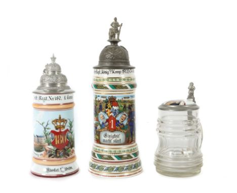 2 Reservistenkrüge, 1 Glaskrug1 x "Kgl. 1. Infantr. Regt. "König" 9. Komp. 1902-04 München", Schauseite mit Umdruckdekor m. b