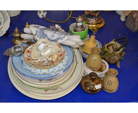 Mixed Lot: Assorted items to include oval serving dishes, tea wares, trinket dishes and other items