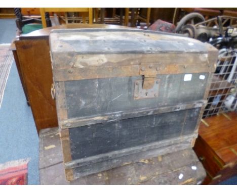 A PAINTED WOODEN, CANVAS AND METAL BOUND DOME TOP TRUNK, approximate size width 61cm x depth 41cm x height 51cm (sd)