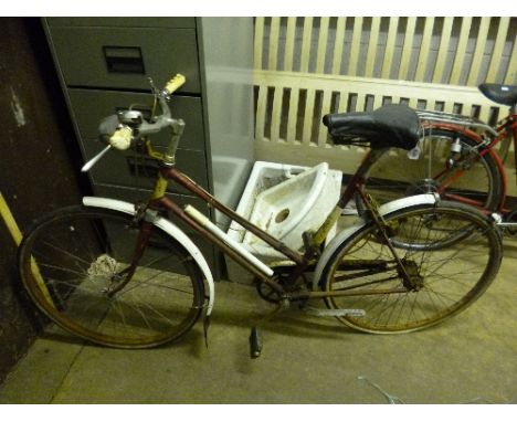 A VINTAGE RUNWELL LADIES BICYCLE