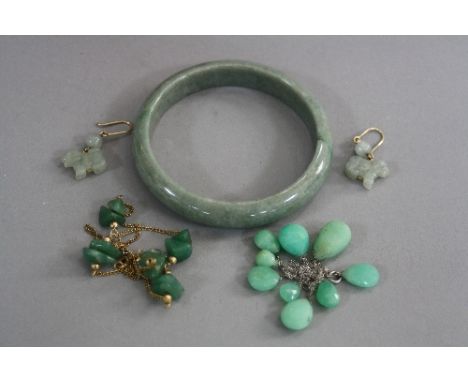 A PAIR OF14CT JADE EARRING, etc