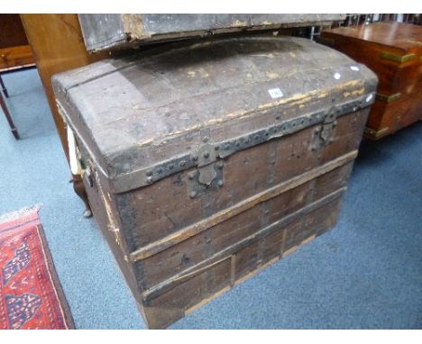 A PAINTED WOODEN AND METAL BOUND DOME TOP TRUNK, approximate size width 80cm x depth 56cm x height 68cm (sd)