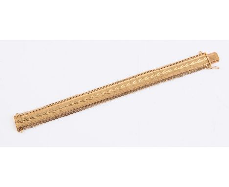 Fancy link bracelet, textured panel links with a chain link border, tongue and clip clasp with figure of eight safety catch, 